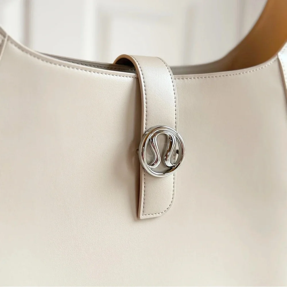 NWT Lululemon Leather Alternative Shoulder Bag 8L – Cashew – SOLD OUT - Picture 5 of 16